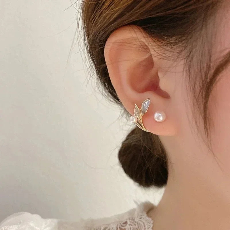 Korean Vintage Imitate Pearl Crystal Earrings for Women Jewelry High-class Luxury Zircon Flower Butterfly Leaf Stud Earrings
