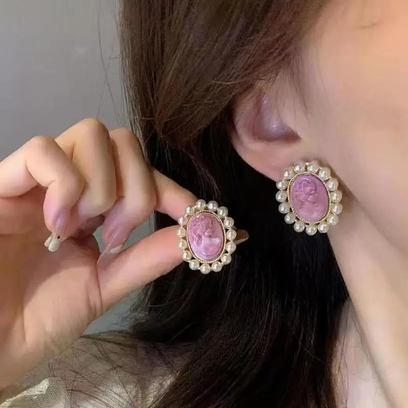 French Vintage Pearl Earrings for Women Personalized Elegent Romantic Portrait Earrings Ladies Girls Travel Wedding Jewelry